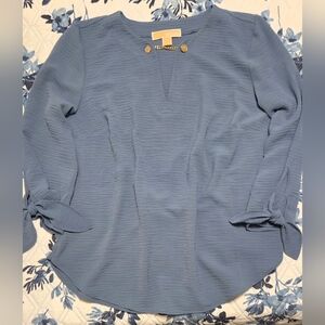 Michael Kors Blouse Size Medium NWOT Blue Textured Gold Chain Detail